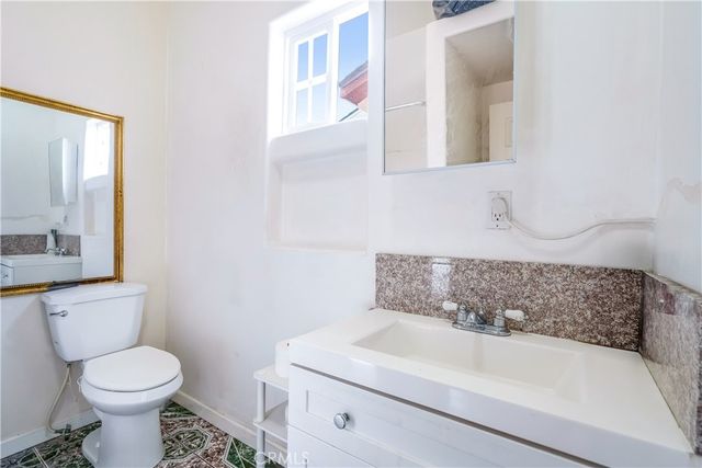 1340 1342 W 25th, Los Angeles, CA 90007