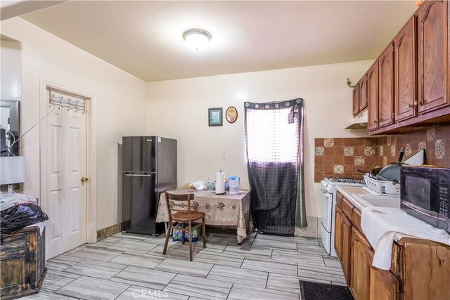 1340 1342 W 25th, Los Angeles, CA 90007