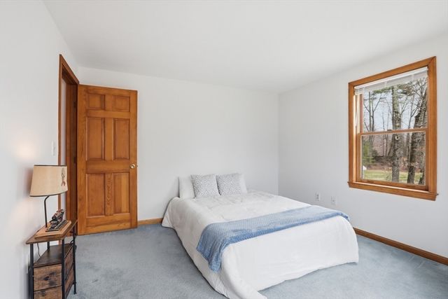 3 Cardinal Circle, Londonderry, NH 03053