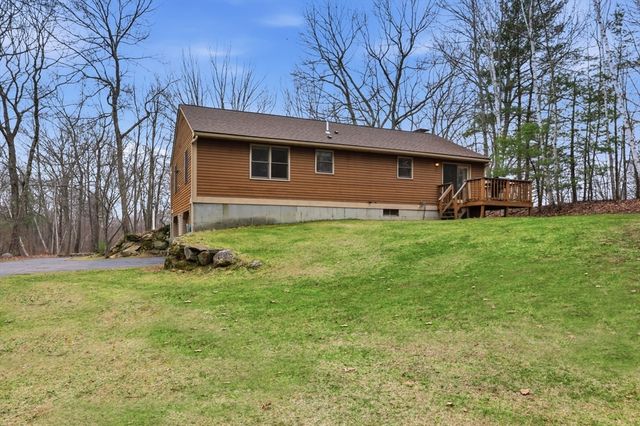 3 Cardinal Circle, Londonderry, NH 03053