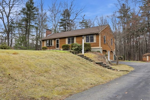 3 Cardinal Circle, Londonderry, NH 03053