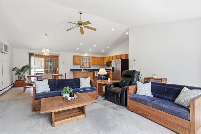 3 Cardinal Circle, Londonderry, NH 03053