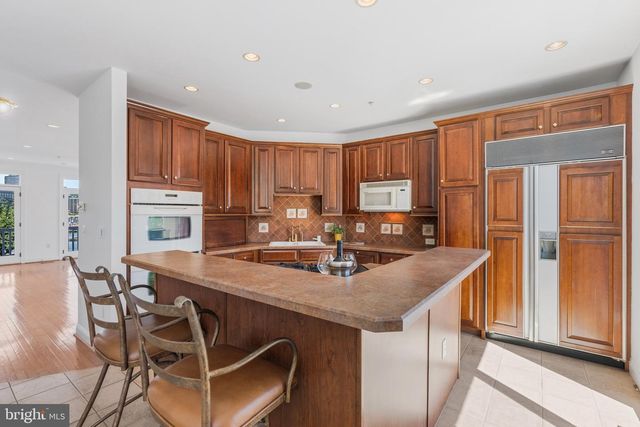 1294 HARBOR ISLAND WALK, Baltimore, MD 21230