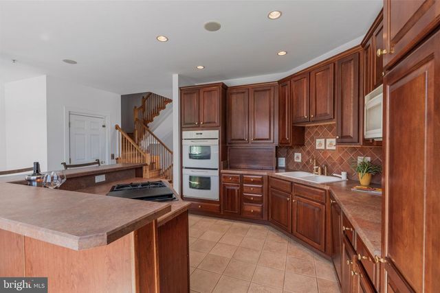 1294 HARBOR ISLAND WALK, Baltimore, MD 21230