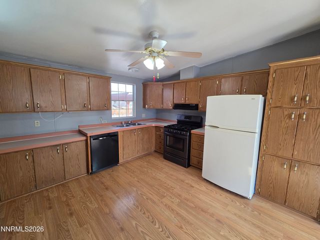 1160 W 8th Street, Silver Springs, NV 89429