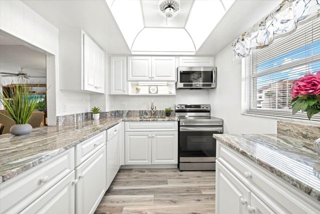 1300 N PORTOFINO DRIVE S206, Sarasota, FL 34242