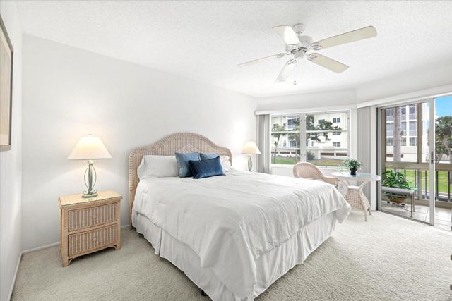 1300 N PORTOFINO DRIVE S206, Sarasota, FL 34242