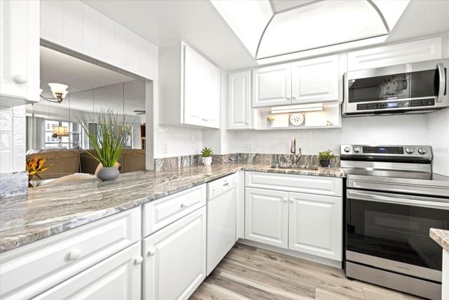 1300 N PORTOFINO DRIVE S206, Sarasota, FL 34242