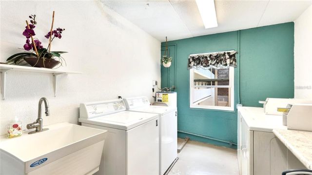 1300 N PORTOFINO DRIVE S206, Sarasota, FL 34242