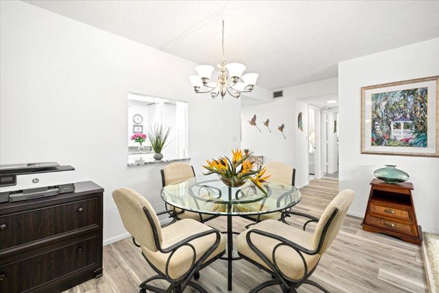 1300 N PORTOFINO DRIVE S206, Sarasota, FL 34242