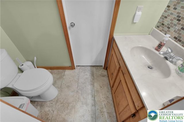 505 Helen Circle, Moore Twp, PA 18014