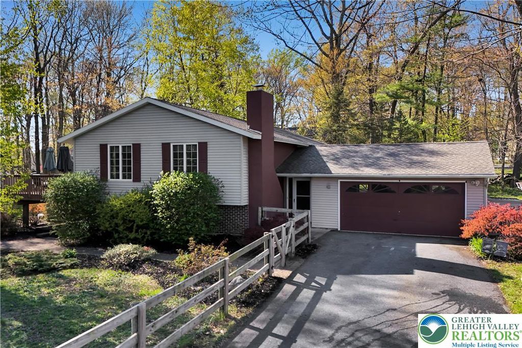 505 Helen Circle, Moore Twp, PA 18014
