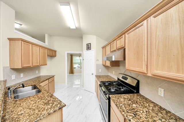 8602 Gander Bayshore Lane, Houston, TX 77040