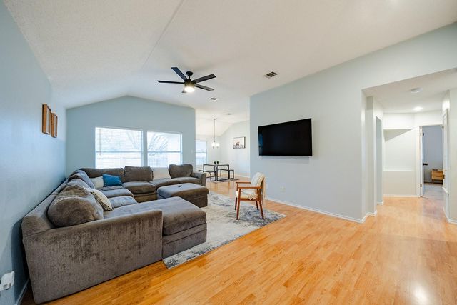 1704 Verbena WAY, Round Rock, TX 78664