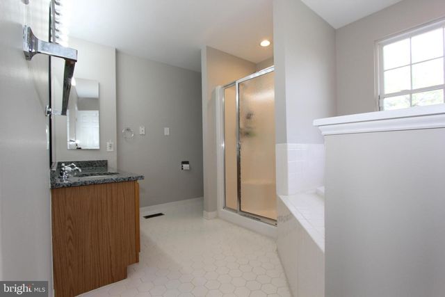 8306 GLEN HEATHER DR, Frederick, MD 21702
