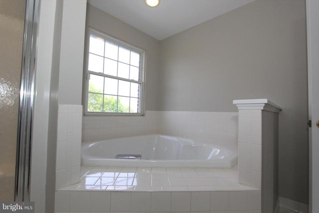8306 GLEN HEATHER DR, Frederick, MD 21702