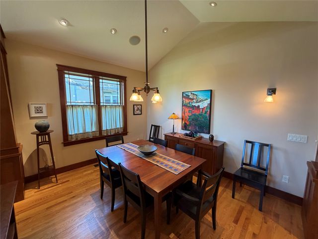 1207 Shadow Lane, Pella, IA 50219