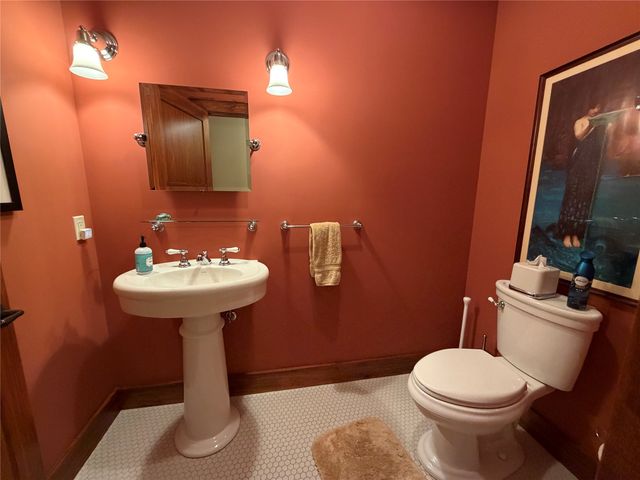 1207 Shadow Lane, Pella, IA 50219