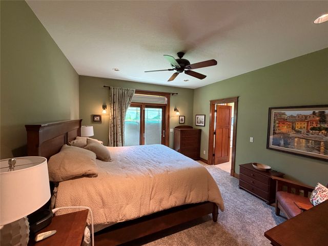 1207 Shadow Lane, Pella, IA 50219