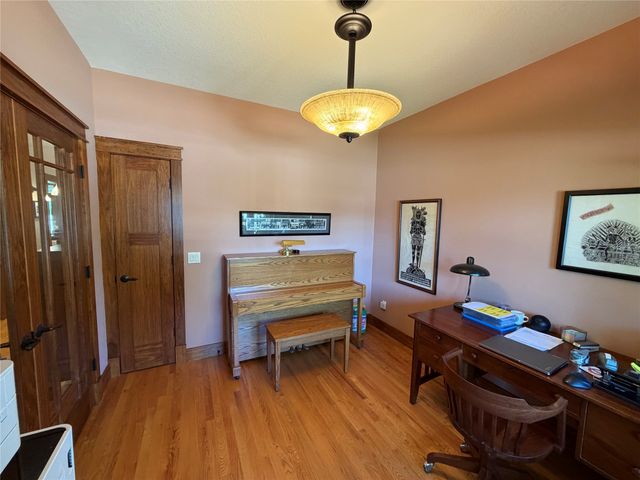 1207 Shadow Lane, Pella, IA 50219