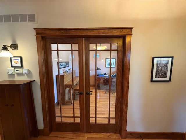 1207 Shadow Lane, Pella, IA 50219
