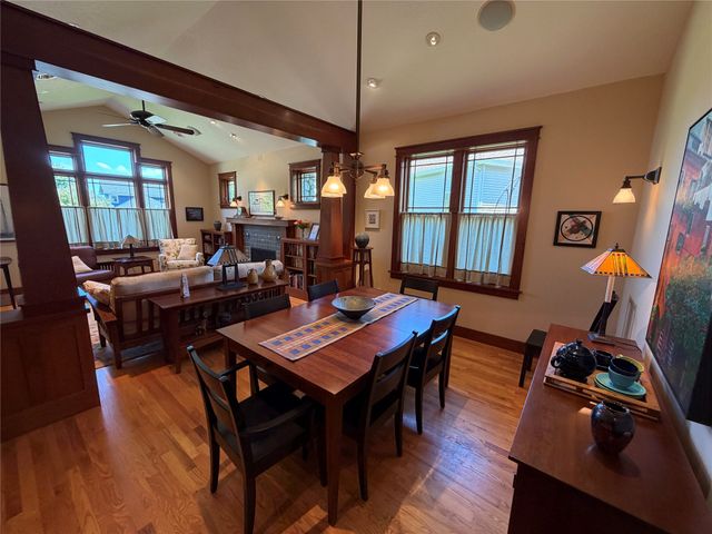 1207 Shadow Lane, Pella, IA 50219