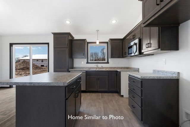 1736 BETTY JEAN LANE, Green Bay, WI 54313