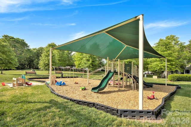 11830 Warfield Avenue, Huntersville, NC 28078