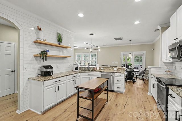 11830 Warfield Avenue, Huntersville, NC 28078