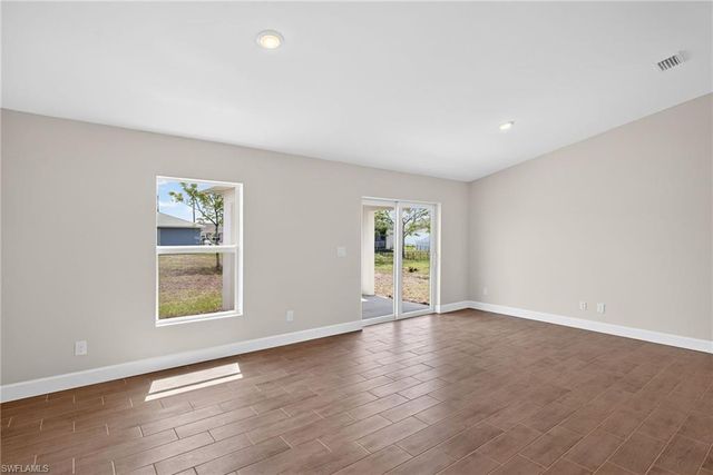 1333 NW 10th PL, Cape Coral, FL 33993
