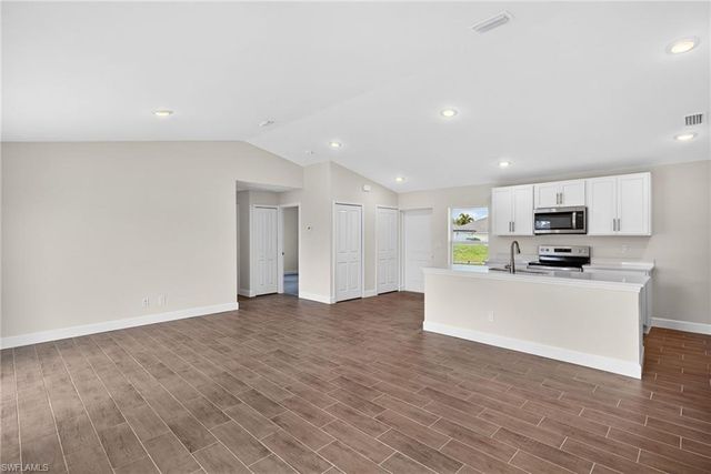 1333 NW 10th PL, Cape Coral, FL 33993