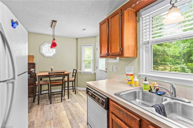 3113 Russell Way Lane, Winston-salem, NC 27127