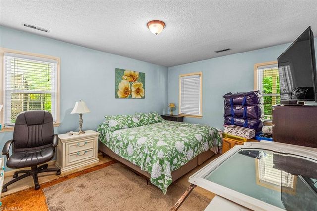 3113 Russell Way Lane, Winston-salem, NC 27127