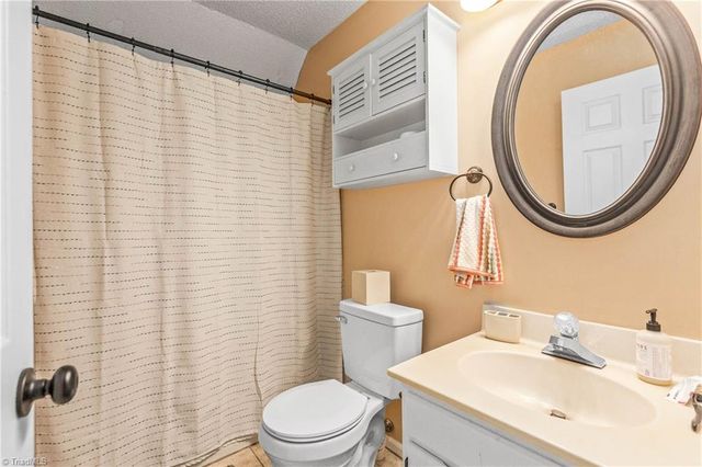 3113 Russell Way Lane, Winston-salem, NC 27127