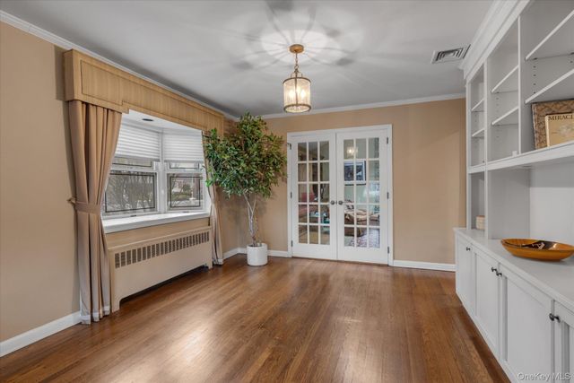37 Rose Lane, East Rockaway, NY 11518