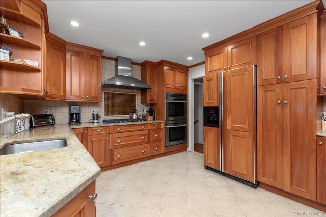 37 Rose Lane, East Rockaway, NY 11518