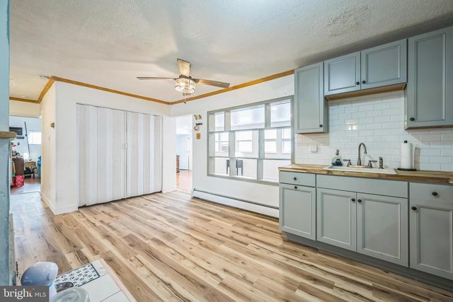 121 GABLE HILL RD, Levittown, PA 19057