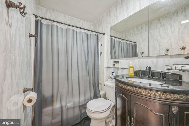 121 GABLE HILL RD, Levittown, PA 19057