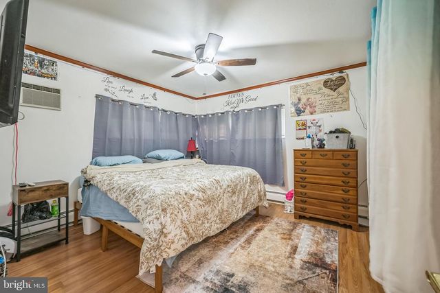 121 GABLE HILL RD, Levittown, PA 19057