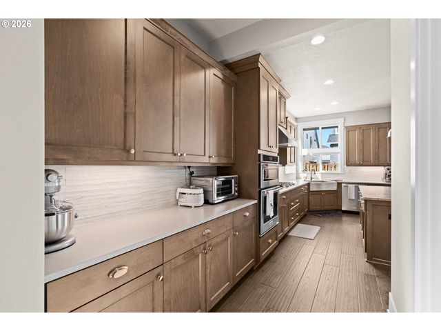 12127 Nw MILLFORD St, Portland, OR 97229