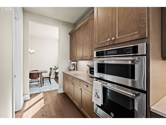 12127 Nw MILLFORD St, Portland, OR 97229