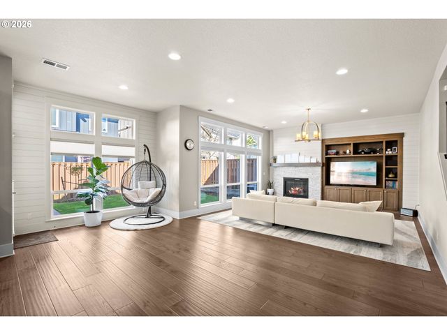 12127 Nw MILLFORD St, Portland, OR 97229