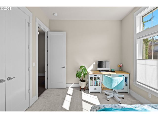 12127 Nw MILLFORD St, Portland, OR 97229