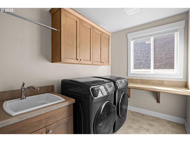 12127 Nw MILLFORD St, Portland, OR 97229