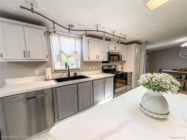 7760 Bell Road, Bridgeport Charter Township, MI 48415