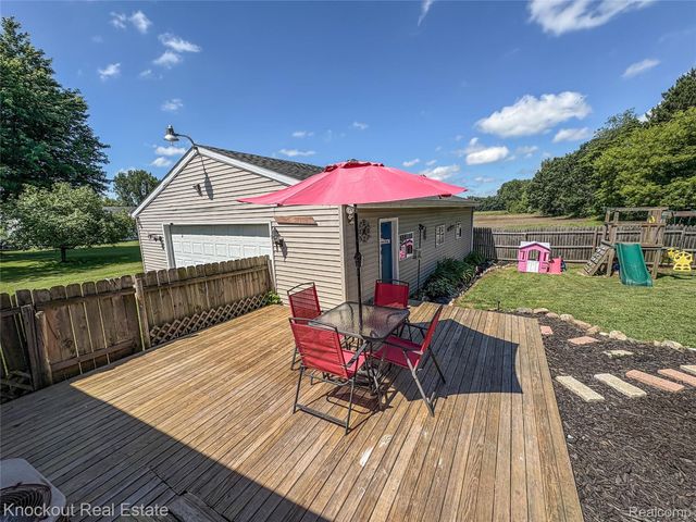 7760 Bell Road, Bridgeport Charter Township, MI 48415