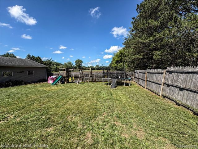 7760 Bell Road, Bridgeport Charter Township, MI 48415