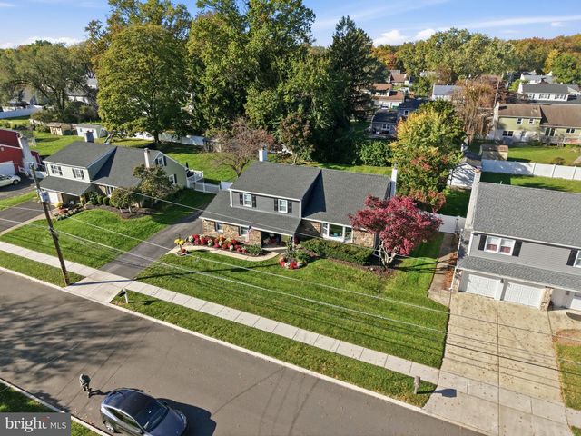 186 FLETCHER DR, Yardley, PA 19067