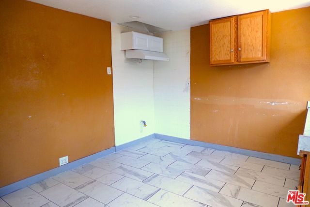 1150 E 80th Street, Los Angeles, CA 90001