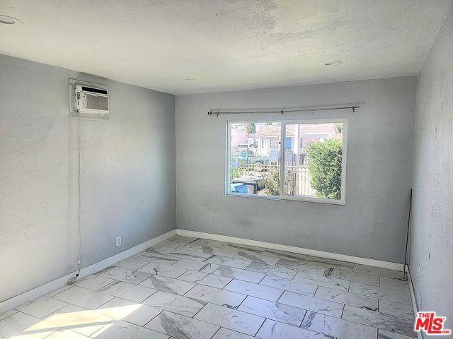 1150 E 80th Street, Los Angeles, CA 90001